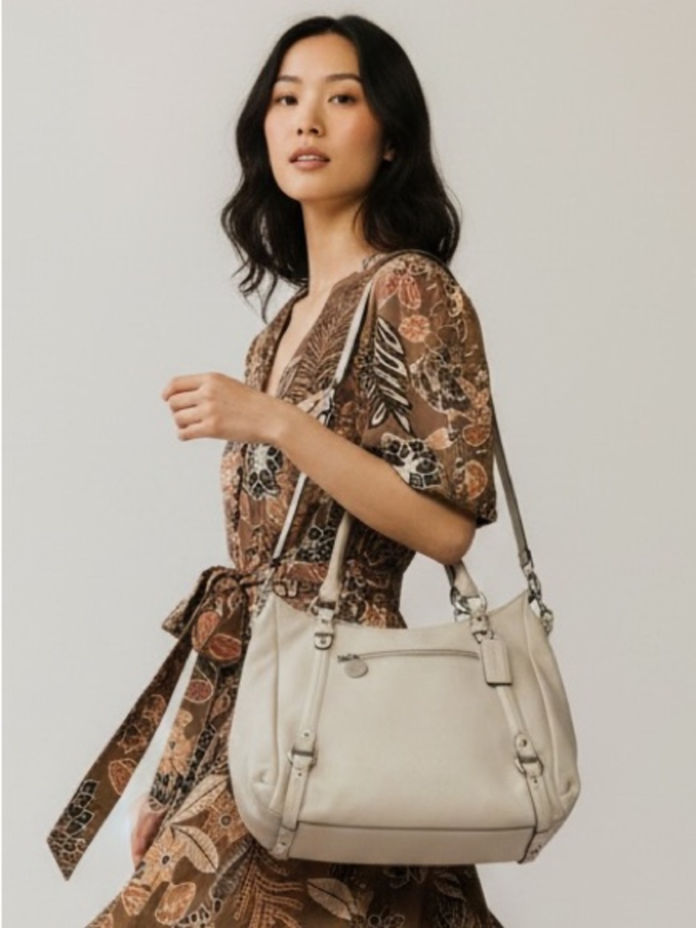 VINTAGE Coach Pebble Leather Shoulder Bag in Beige